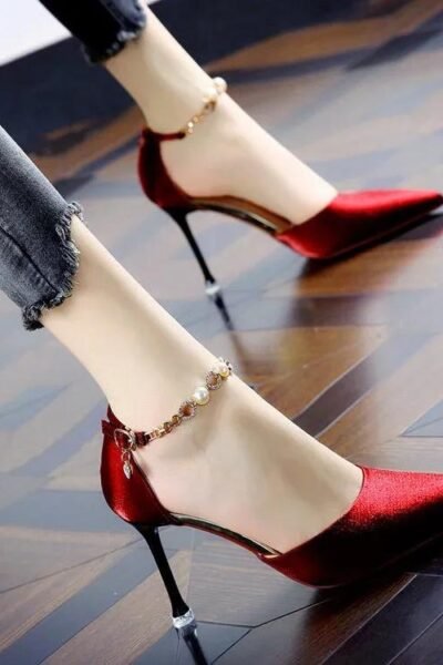 Chaussures à talons aiguilles rouges pour femmes